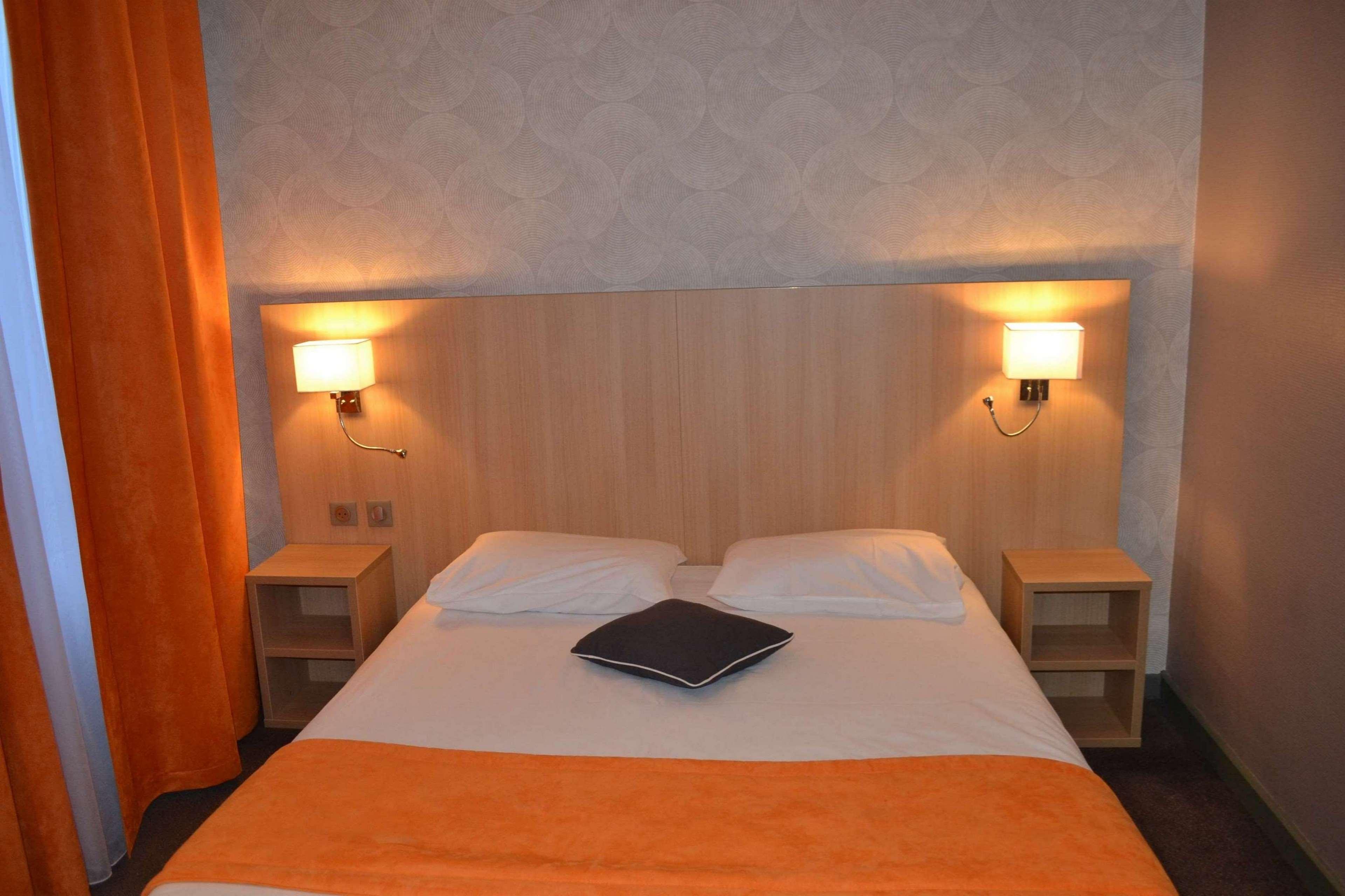 Hotel Europe And Spa Reims Exterior photo
